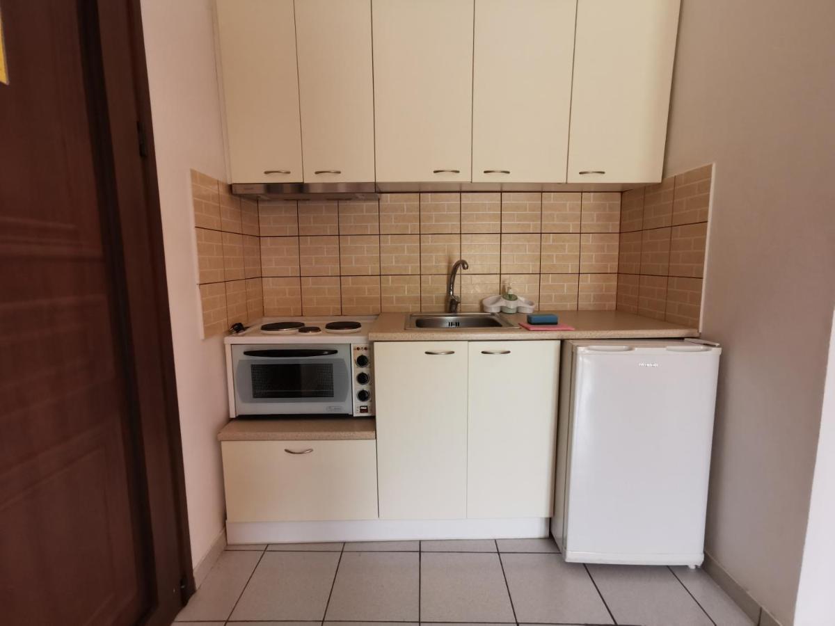 Marinos Aparts Sívota Exterior foto
